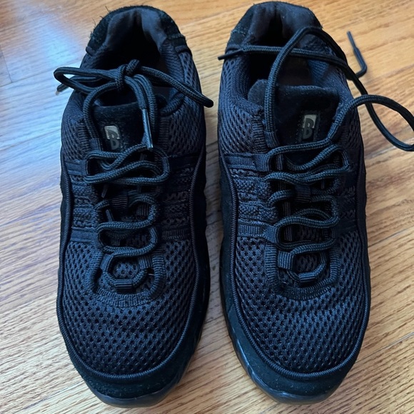 Bloch Black Children’s Performance Mesh Split Sole Dance Sneaker Size 3.5 - Picture 6 of 9